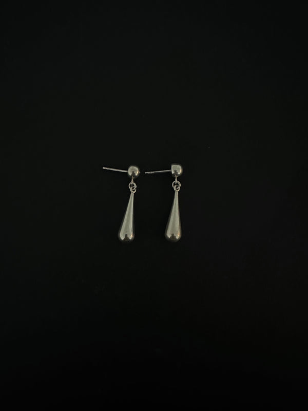 Substance  Earrings 01