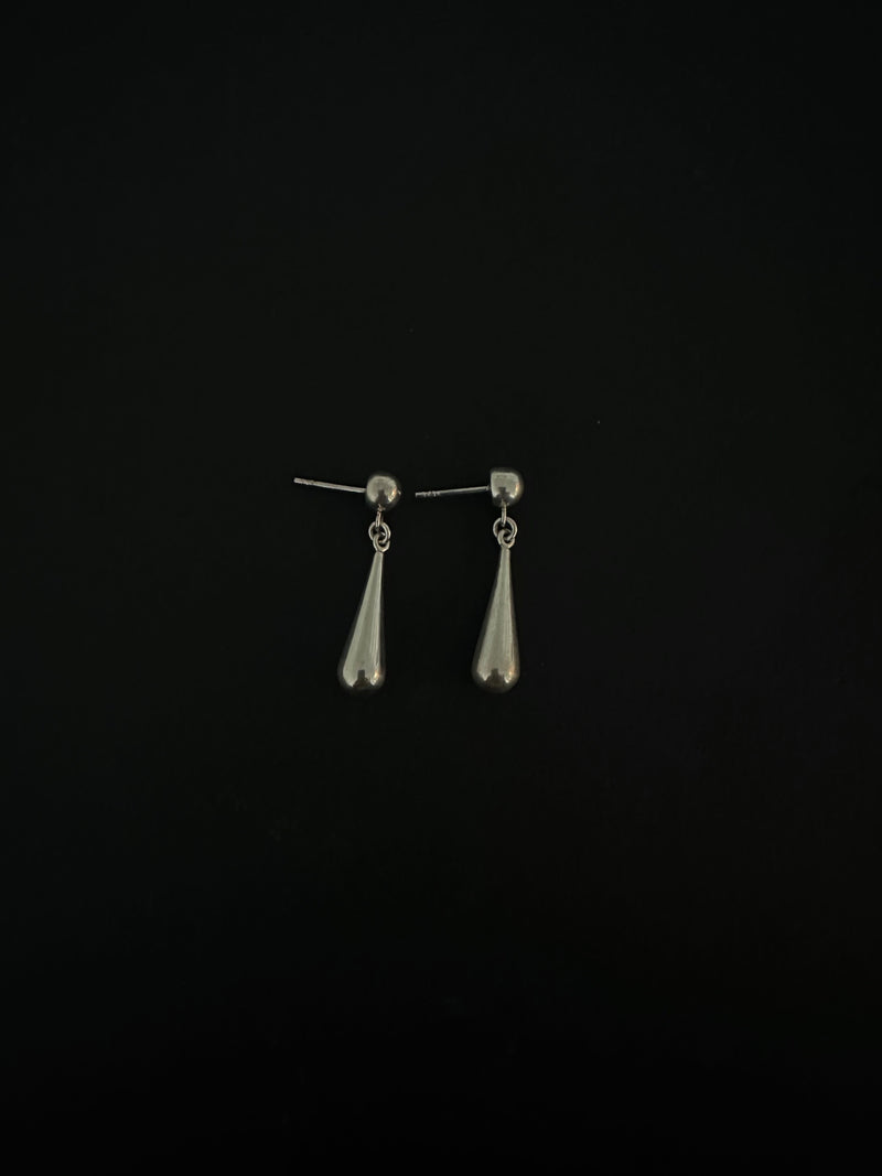 Substance  Earrings 01