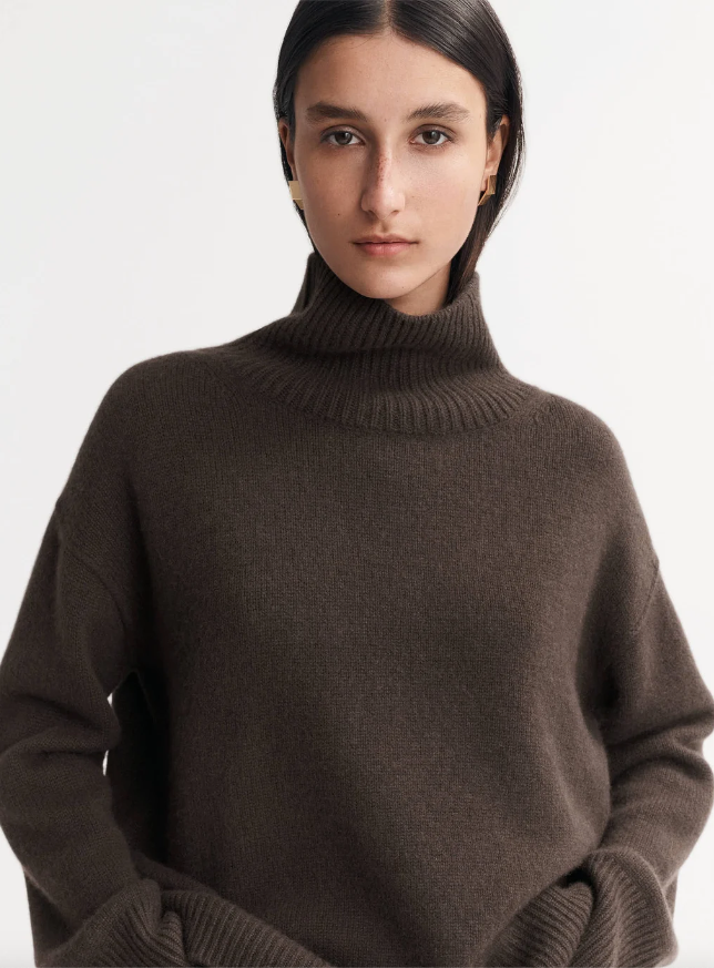 Boyfriend Turtleneck - Chocolate