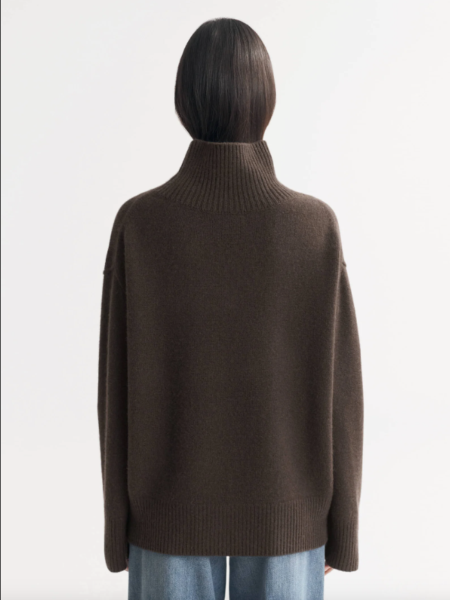 Boyfriend Turtleneck - Chocolate